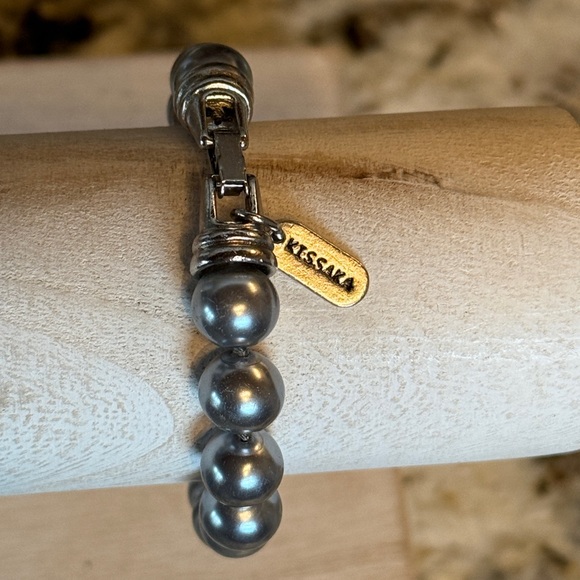 Kissaka Faux Pearl hand-knotted Bracelet Grey - Picture 3 of 6